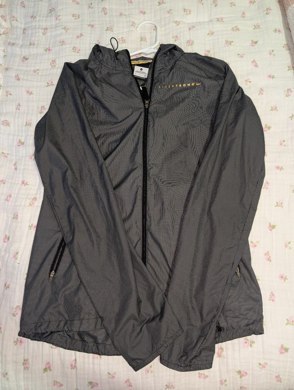 Rare Women's Nike 'Live Strong' Hooded Windbreaker Jacket Women's S